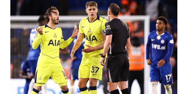 Zwei Teams kämpfen am letzten Spieltag um den Abstieg Zwei Teams kämpfen am letzten Spieltag um den Abstieg